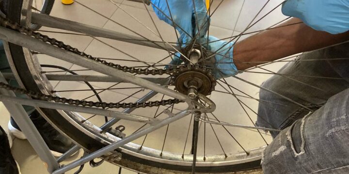 Casa delle Culture di Bari, riparte il laboratorio di Ciclofficina