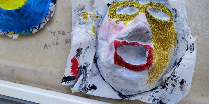 Comunità per minori di Orsara di Puglia, maschere di cartapesta per dare sfogo alla creatività