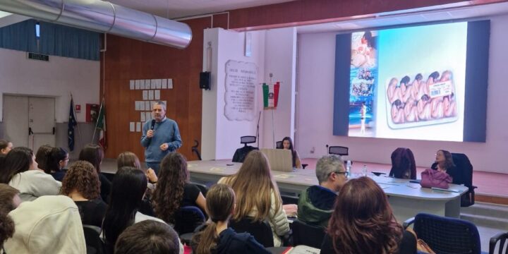 Medtraining, le operatrici della Puglia Non Tratta incontrano la popolazione studentesca