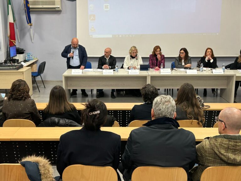 Ragazzi aggressivi e senza empatia, a Foggia la Camera Minorile ha organizzato un confronto. "DesTEEnazione" condivide la sua esperienza