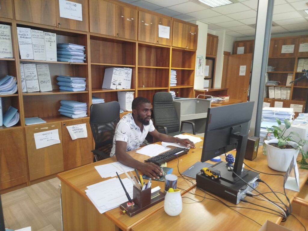 Procura di Foggia, ripartono i tirocini dei migranti: il sogno di Fotso tra inclusione e formazione