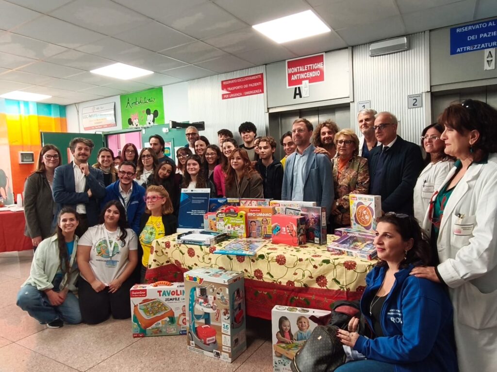 “DesTEENazione Bari”, uno spazio ludico-ricreativo per i piccoli degenti di Pediatria grazie al gruppo GET UP