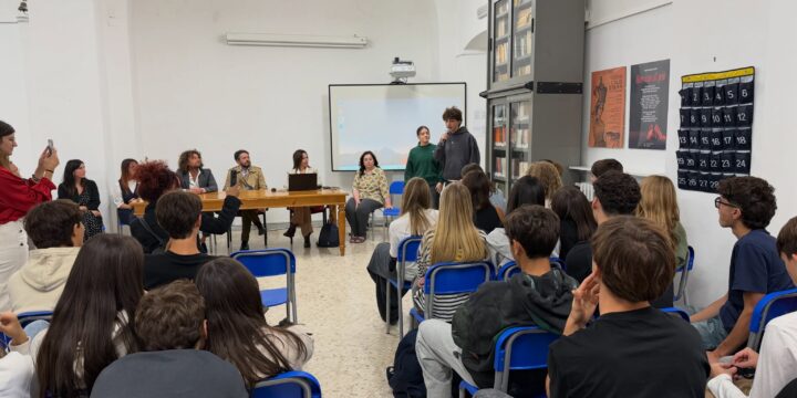 “DesTEENazione Bari”, inaugurata la Stanza Relax nel liceo “Scacchi” ideata dagli studenti