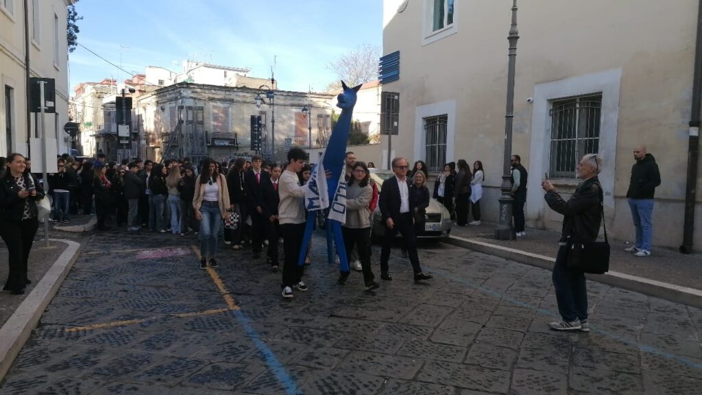 Marco Cavallo apre le porte della salute mentale. Simbolo di libertà, dignità, inclusione